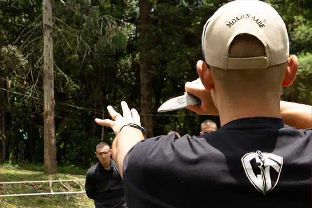 Treinamento tático com facas 1