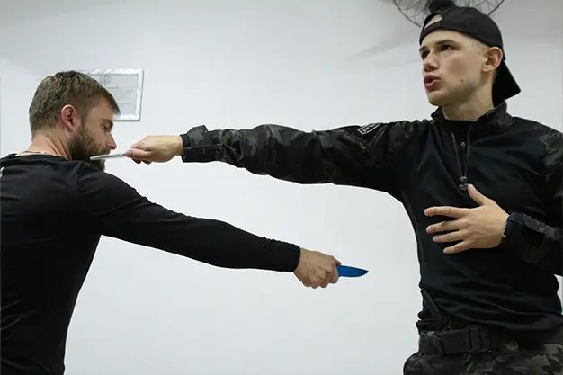 Treinamento tático com facas 5